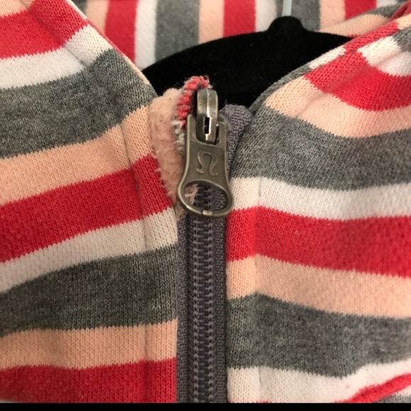 LULULEMON - Picture 2 of 5